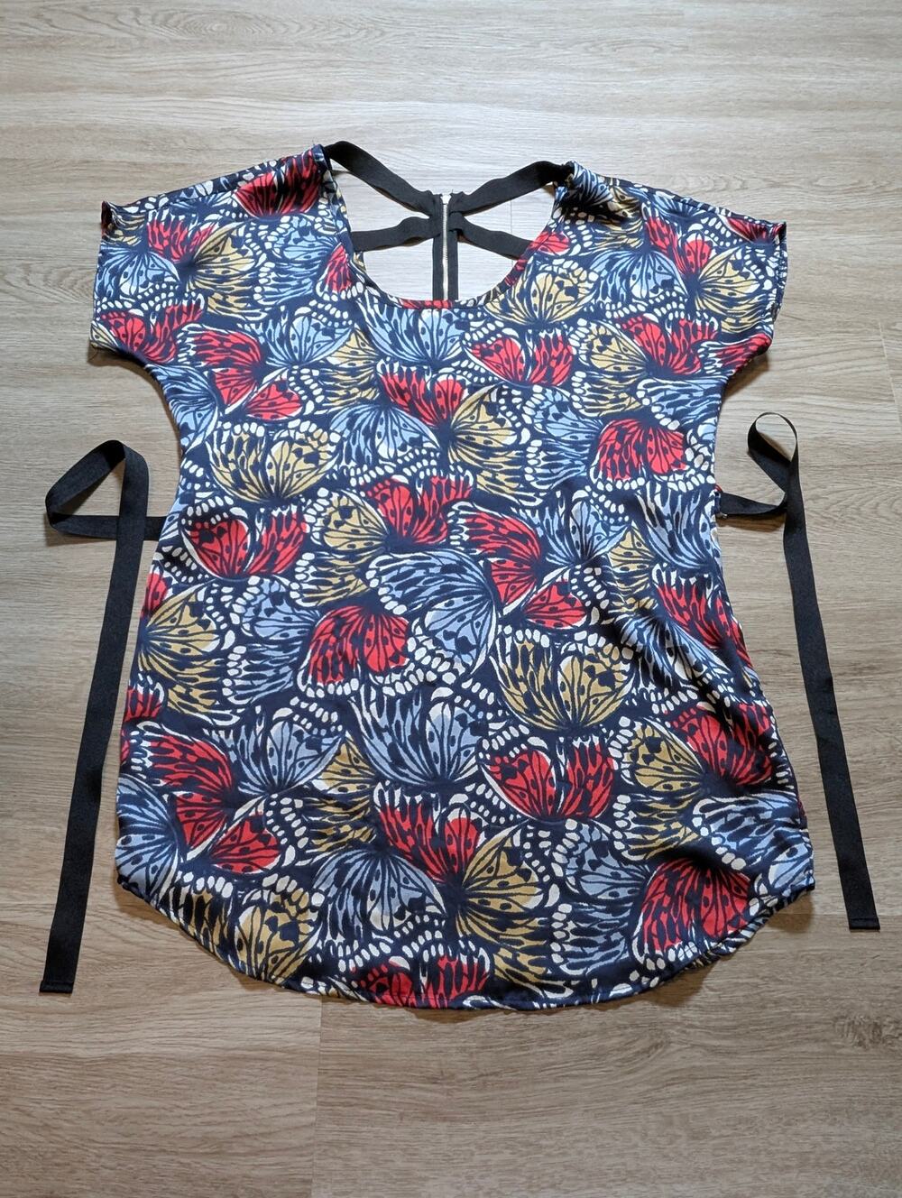 Solemio Blouse Womens Small S Butterfly Print Strappy Zipper Back Side Tie Top